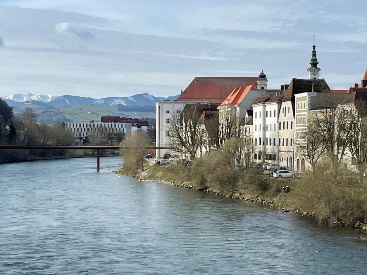 Lovely Flat In A Lovely City Steyr Bagian luar foto