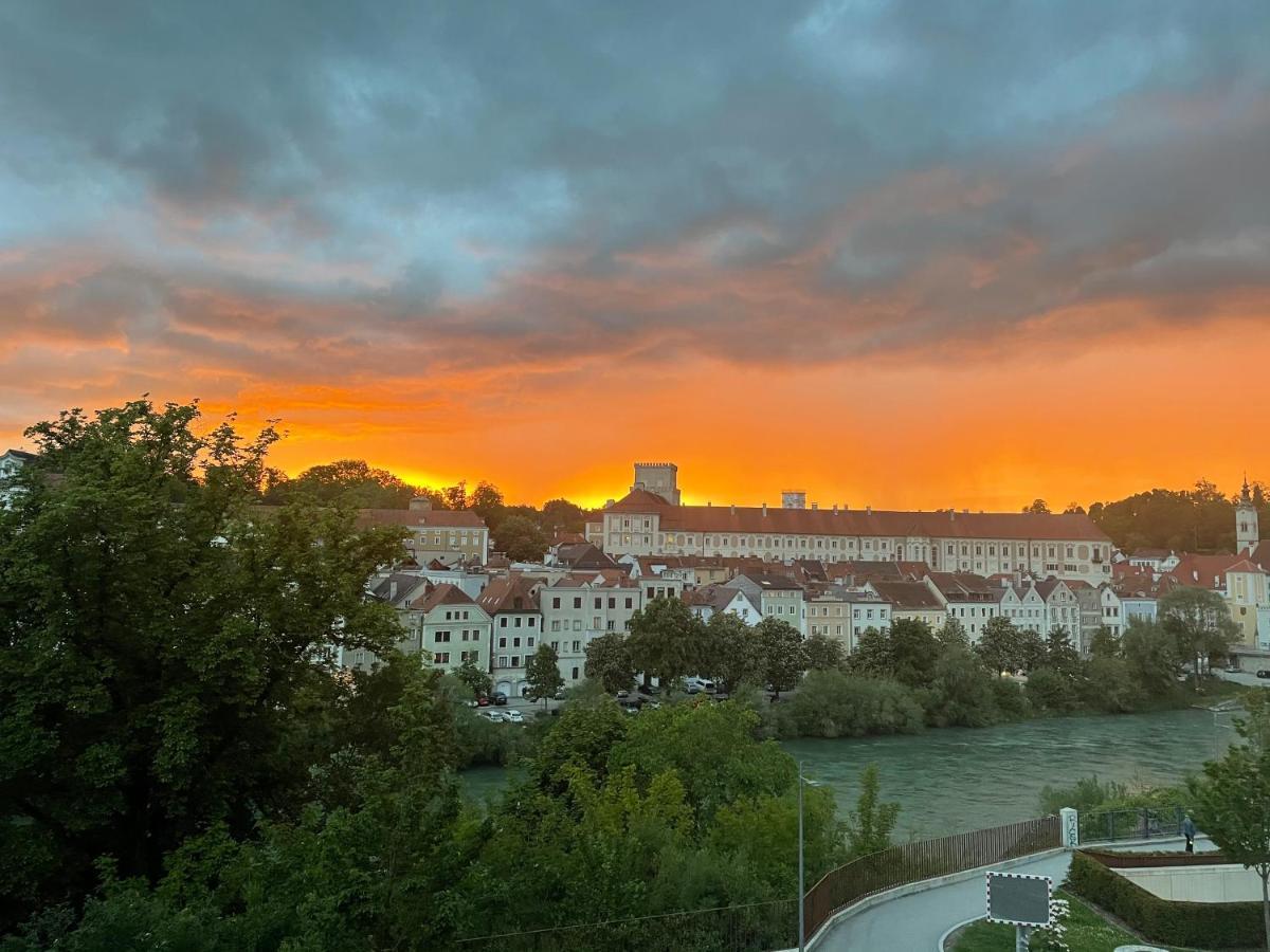 Lovely Flat In A Lovely City Steyr Bagian luar foto